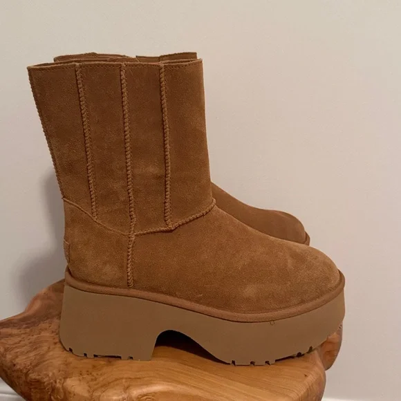 NWOT UGG CLASSIC TWIN SEAM NEW HEIGHTS - Picture 7 of 9